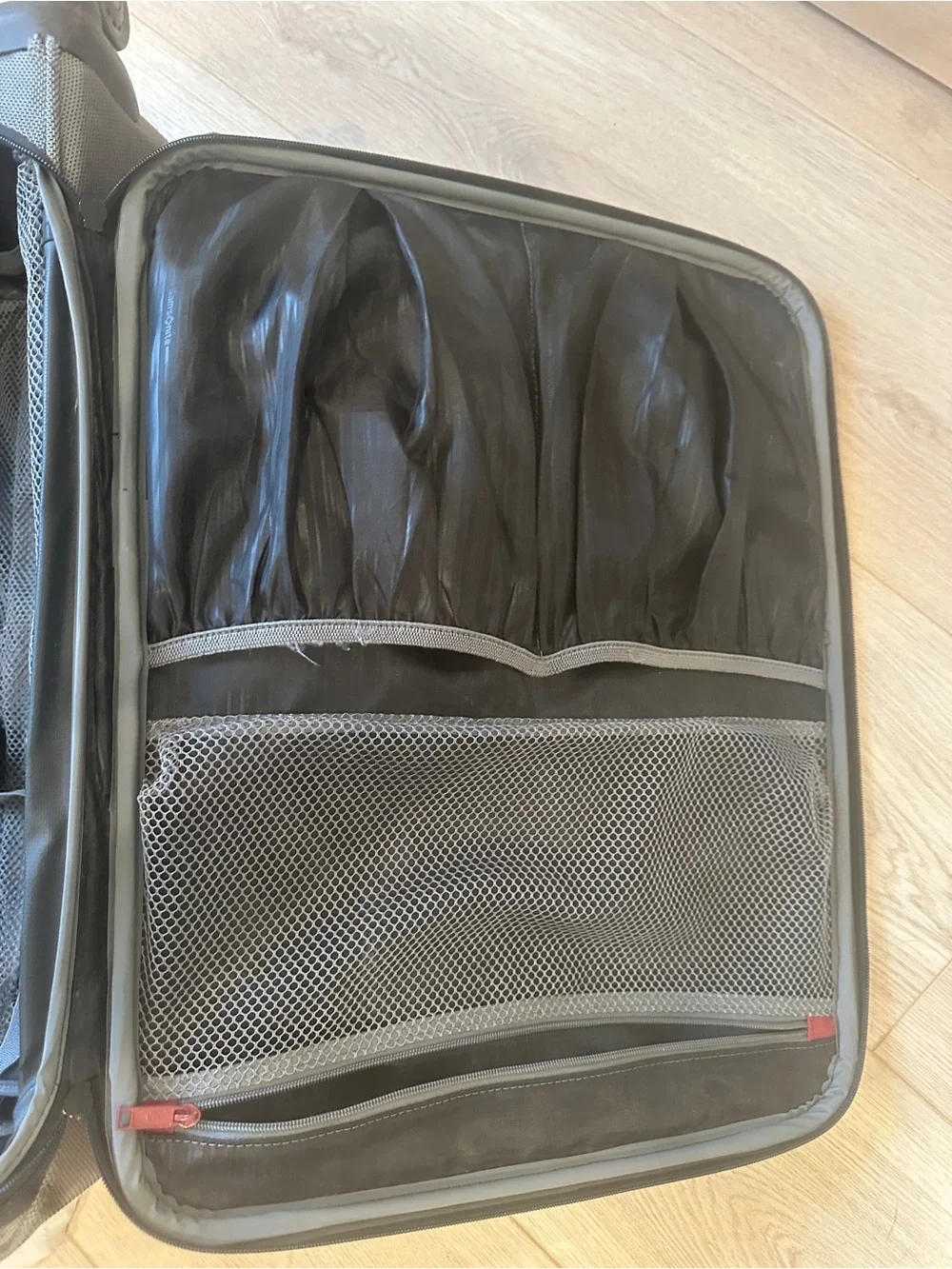 Samsonite Gray Softside Spinner Checked-Bag